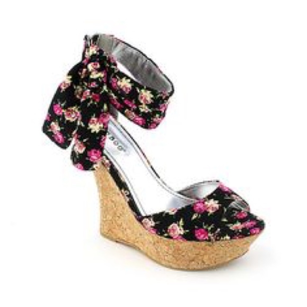 Bamboo floral platform wedge heels size 6.5